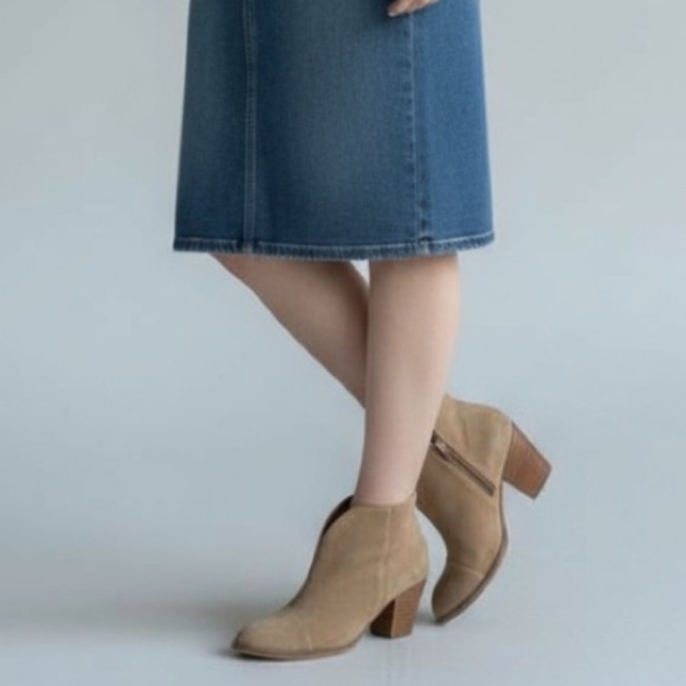 * 14th & Union Tan Bootie Size 9 Faux Suede